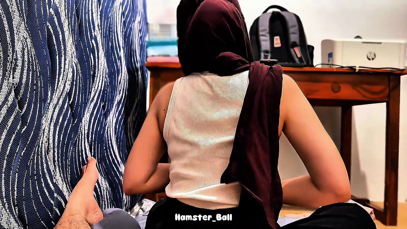 Blowjob by a Malaysian Muslim MILF Housemaid During the Rain