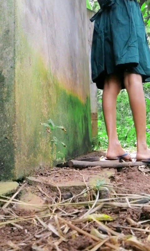 Ghagra pahankar apane hi ghar me apne yaar se chudai ki