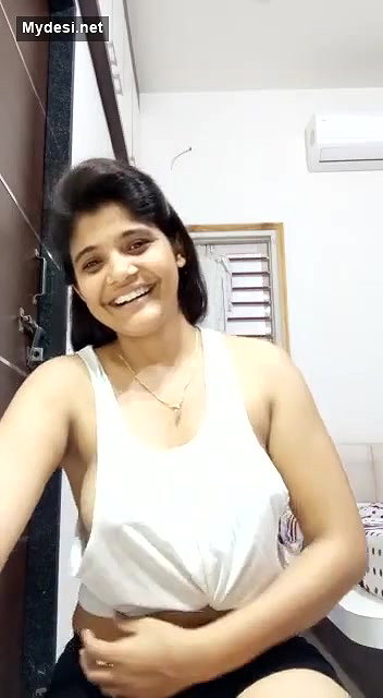 Sexy Desi Girl Showing Her Big Boobs