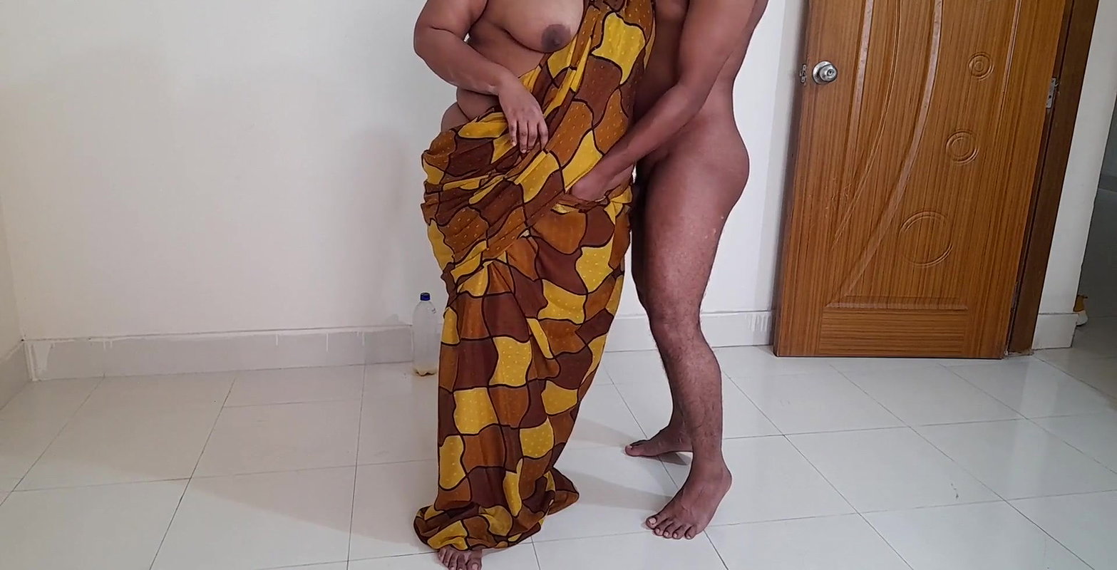 Gujarati sexy Saas Ko damad mast choda jab patni ki ghar par nahi hone (Indian Mother-in-law gets fucked by son-in-law)