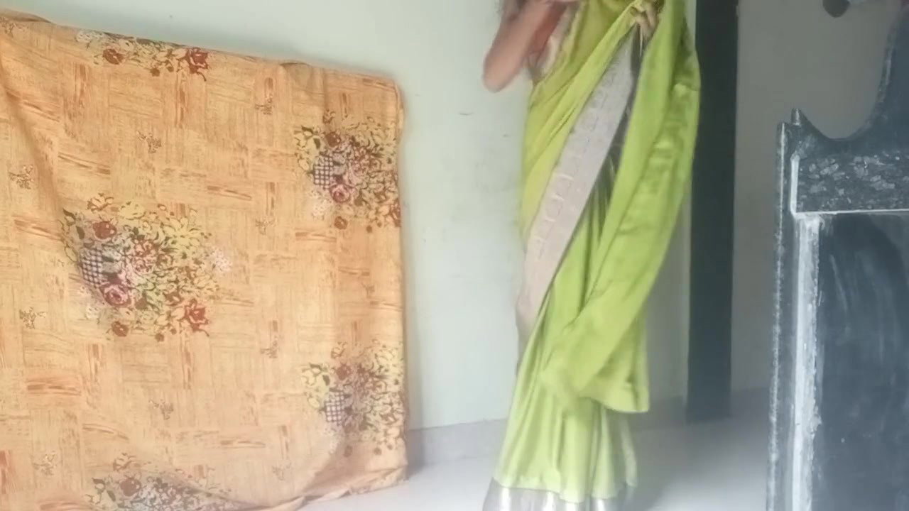 Horny Indian Bhabhi Desparate for Hardcore Sex with Husband’s Friend