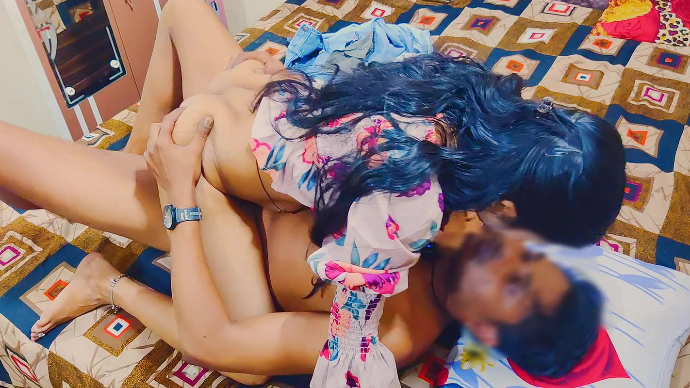 Indian College Lady Gets Fucked by Stepbrother After Coming Home From College