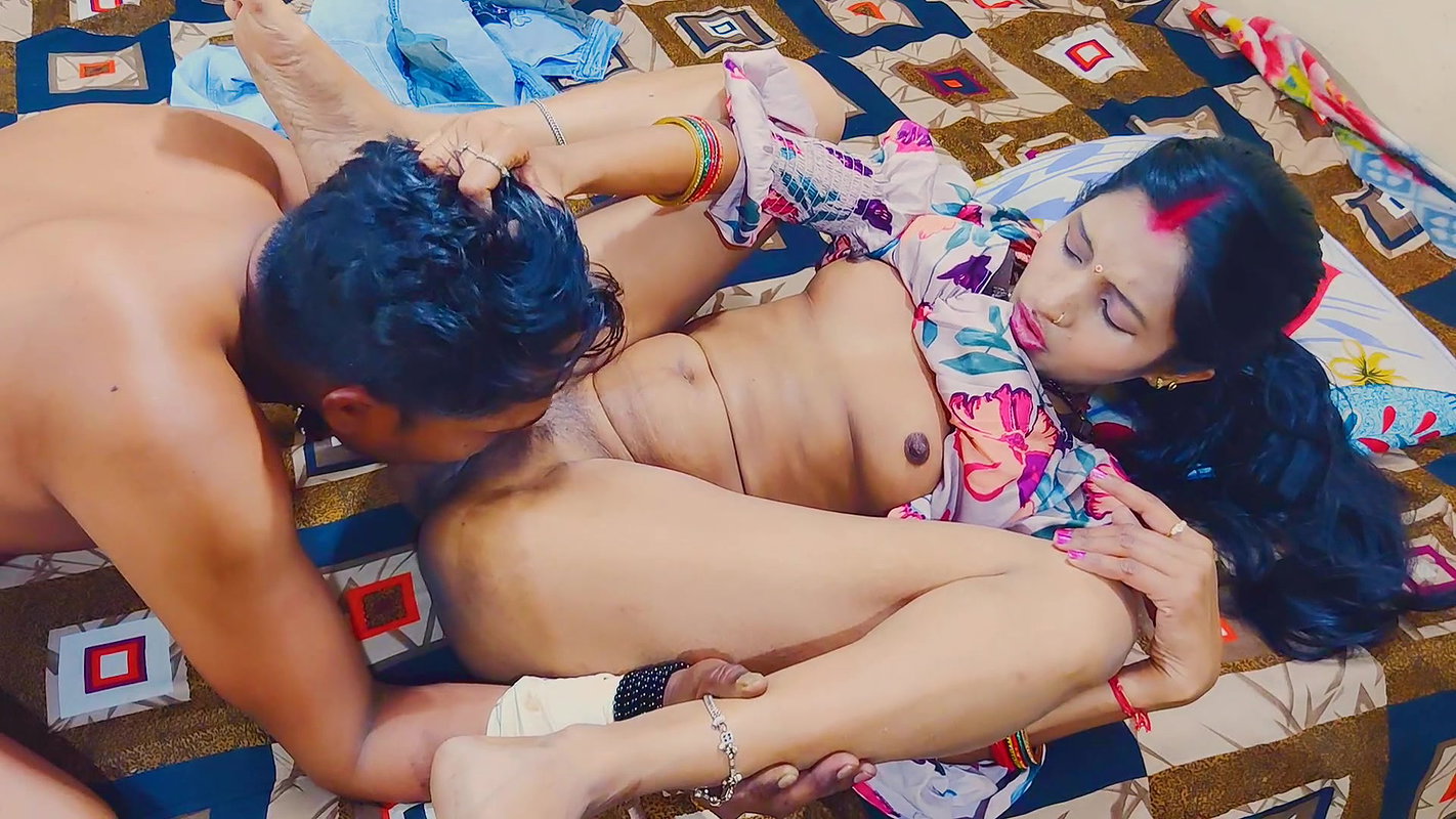 Indian College Lady Gets Fucked by Stepbrother After Coming Home From College