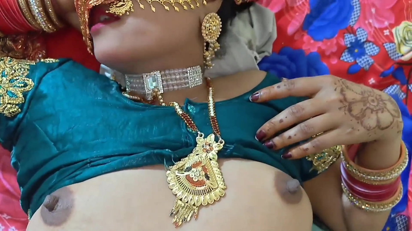 New Fledged Bride Ass and Pussy Both Fuck on Bedroom Clear Hindi Audio