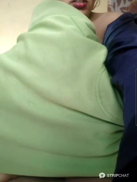 XHoneyMoon 2 boobs sucking