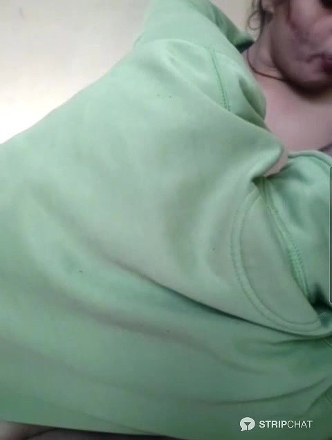 XHoneyMoon 2 boobs sucking