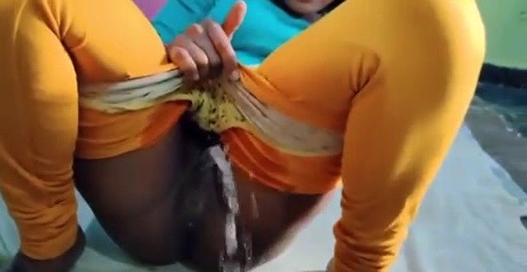 Unknown 10 hard pee show