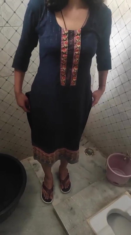 Unknown 1 getting full nude in bathroom