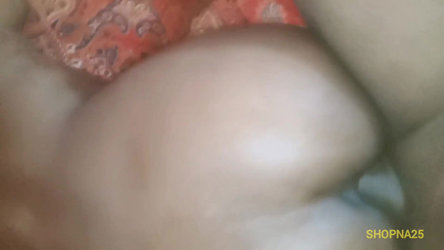 Hot Sexy Wife Beautiful Boobs and Fucks boyfriend in the morning