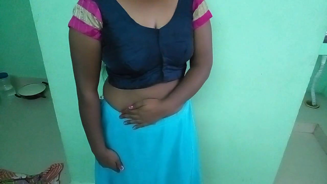 Hot tamil aunty in blouse