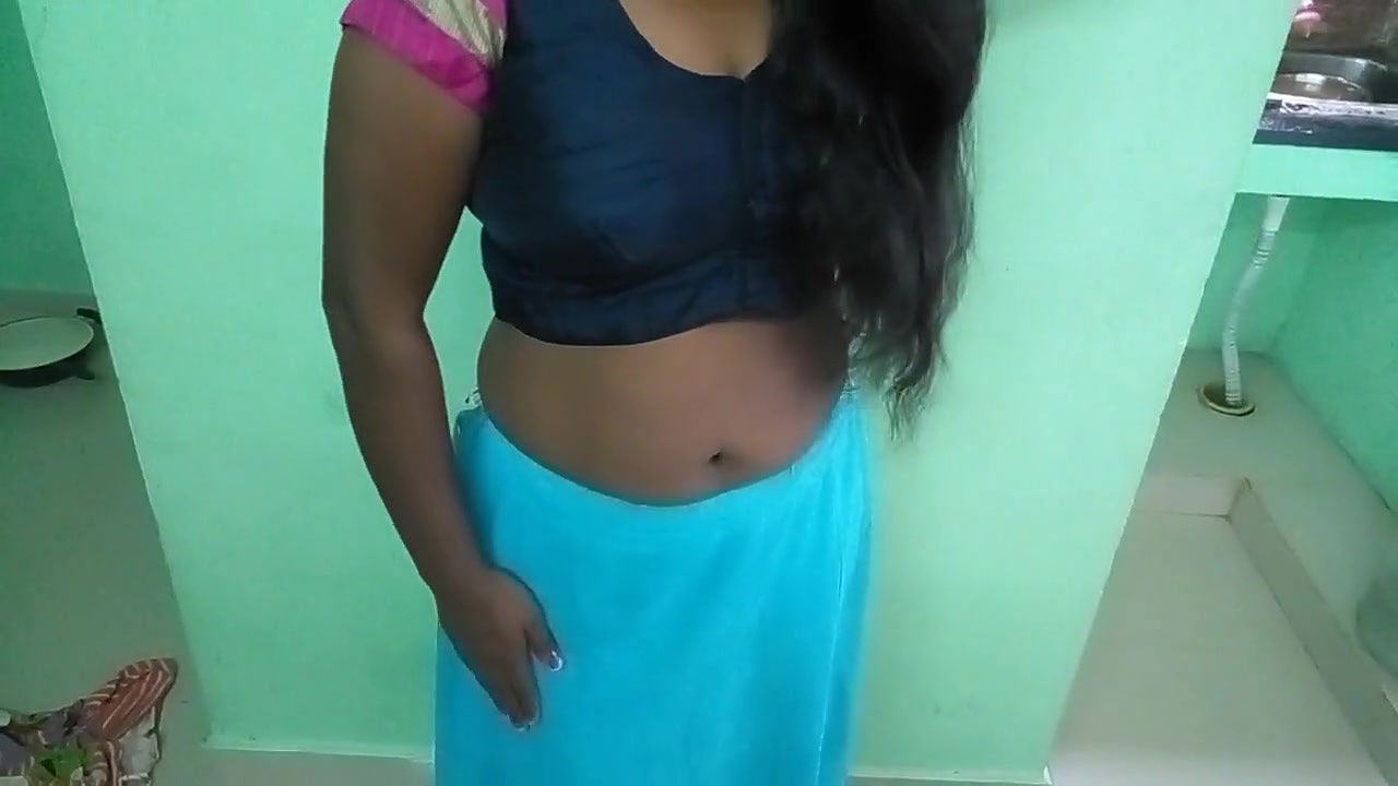 Hot tamil aunty in blouse