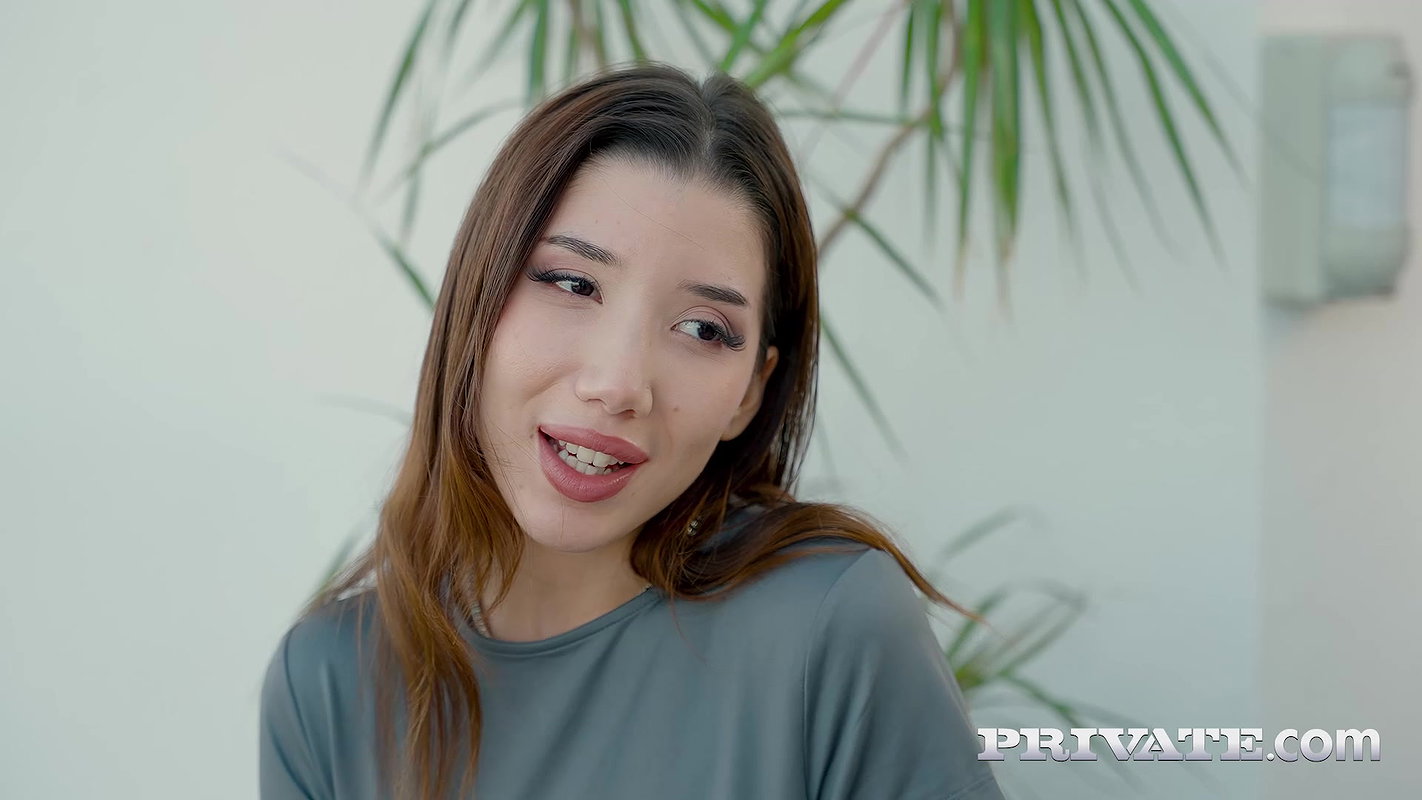 Layla Scarlett – Layla Scarlett meets her new neighbour and ends up getting destroyed in the jacuzzi