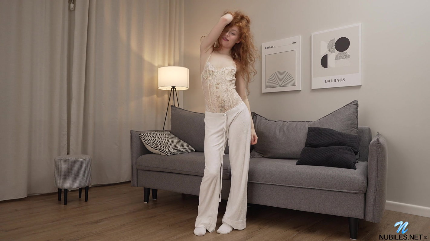 Reina Flore – Red Slut