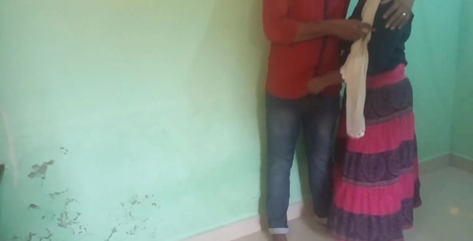 Indian beauty queen sex while cleaning