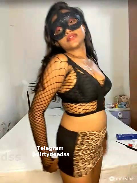 Tanisilva 9 wow ticket show dildo pussy fucking and huge squirting1