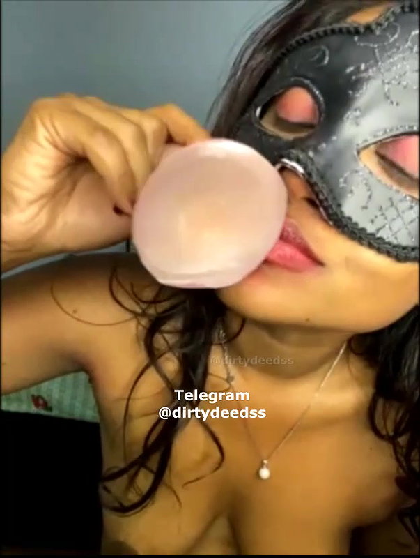 Tanisilva 7 wow ticket show dildo pussy fucking and huge squirting2