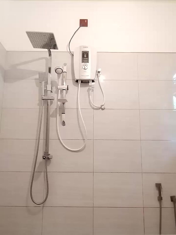 Nithumini 4 hot nude shower show1