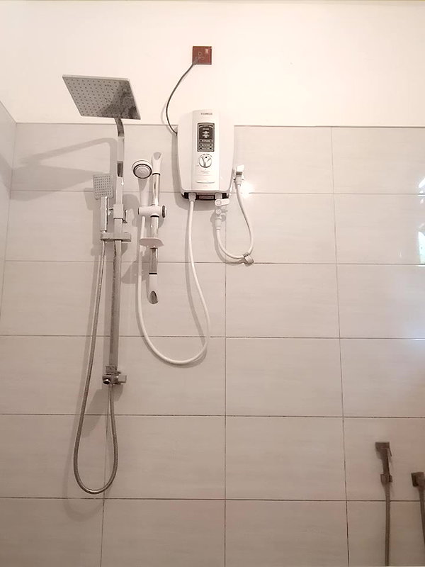 Nithumini 4 hot nude shower show1