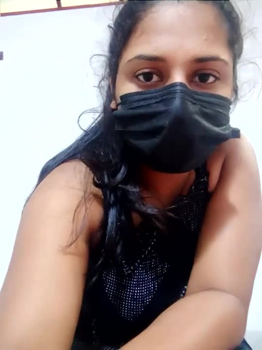 Nithumini 2 spreading pussy hole very wide1