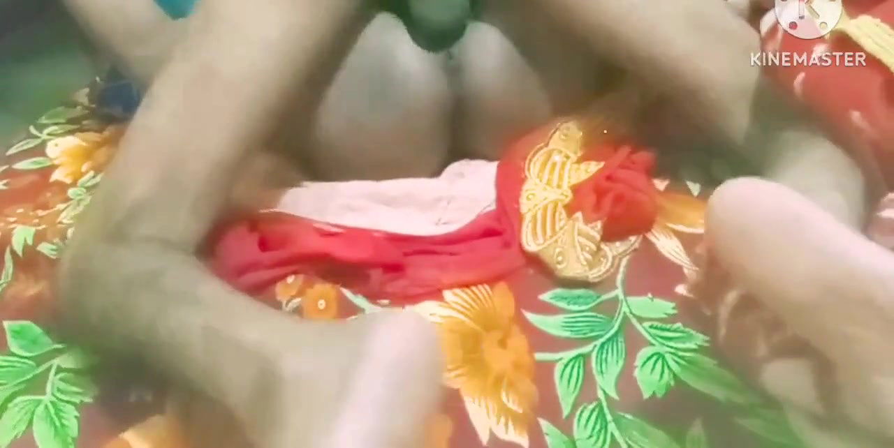 Indian Desi bhabhi ko morning me jabarjast chudai with Hindi audio