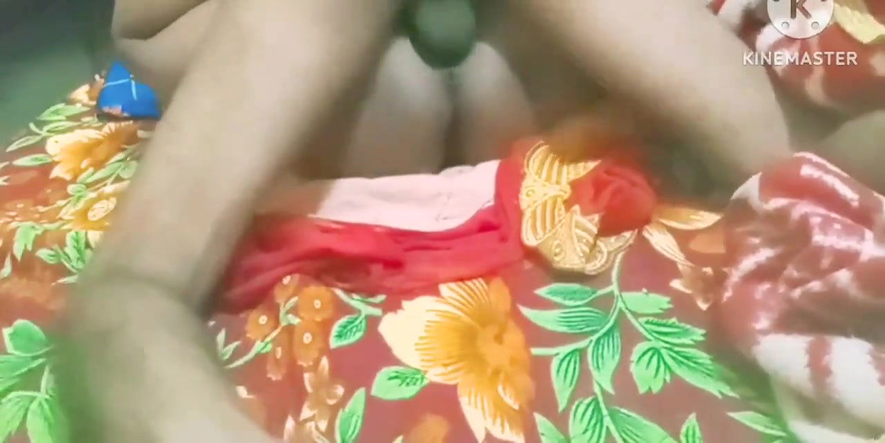 Indian Desi bhabhi ko morning me jabarjast chudai with Hindi audio