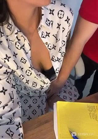Carolina_novoa 19 boss touches her pussy