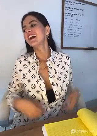 Carolina_novoa 19 boss touches her pussy