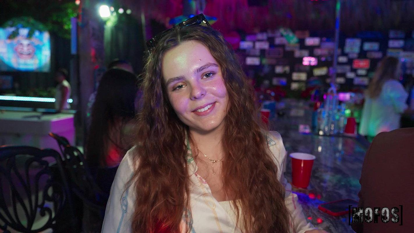 Erica Candfield – Bikini Bar Fun