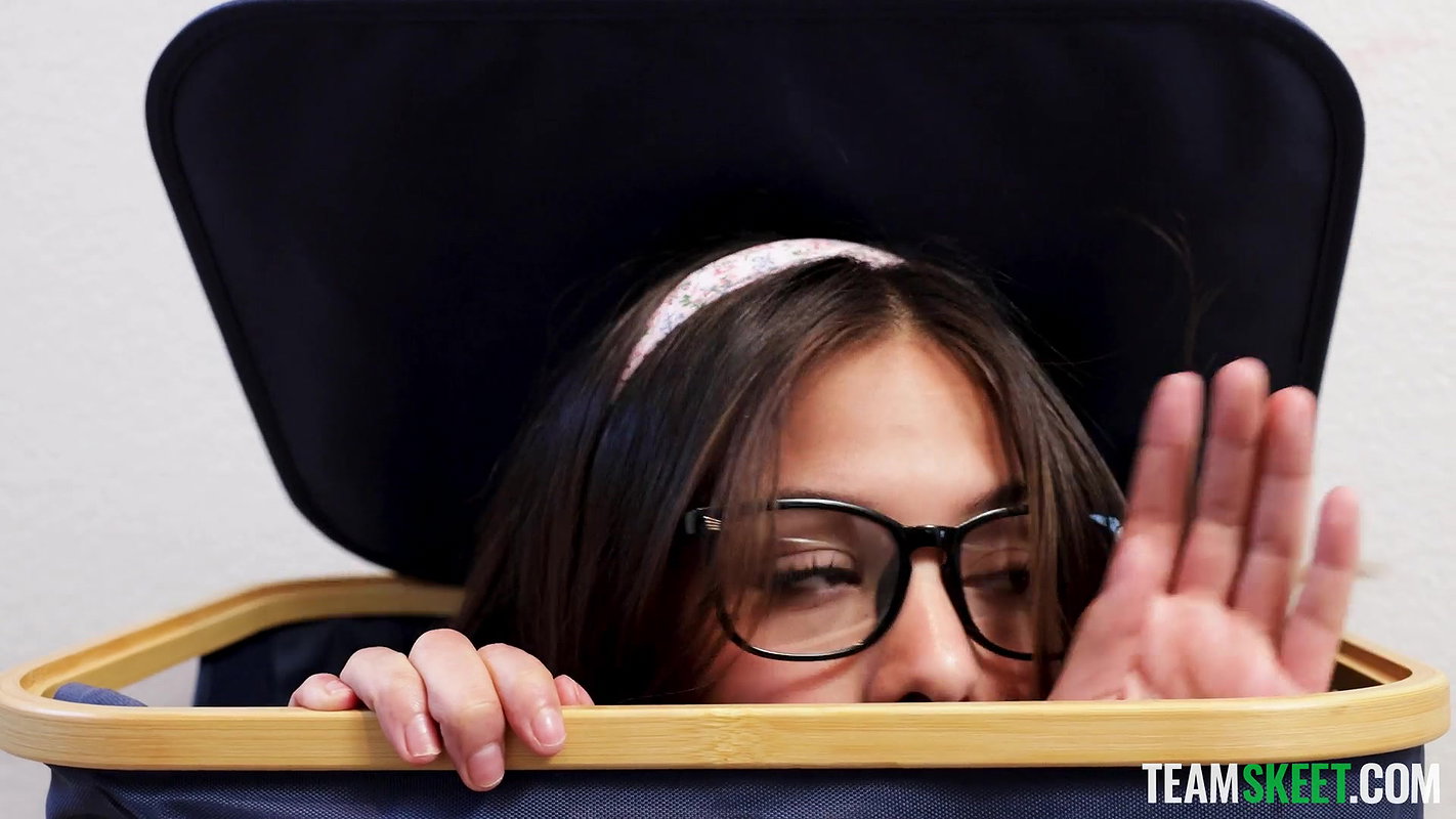 Kate Legend – Now IΓÇÖve Seen Your Big Cock, YouΓÇÖll Have to Give Me a Facial!