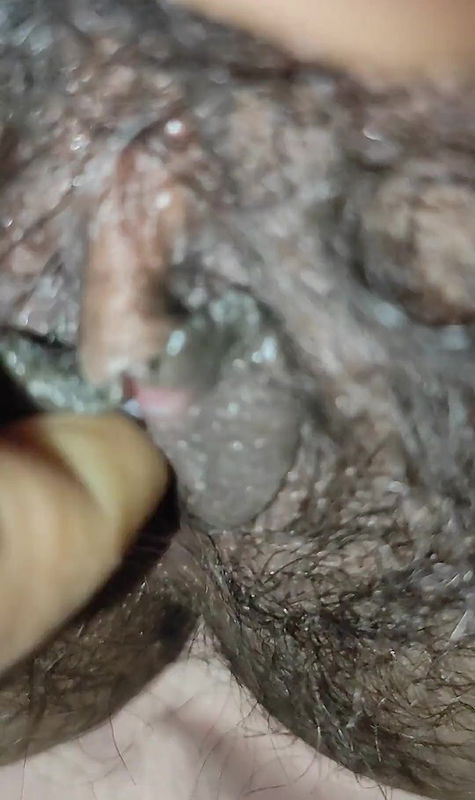 Indian Girl desi pussy resing lickwet crimi pussy