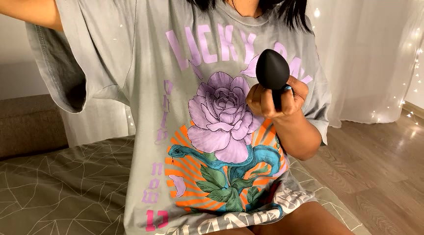 Nisha2708 (5) insert diffrent types of but plug in ass hole