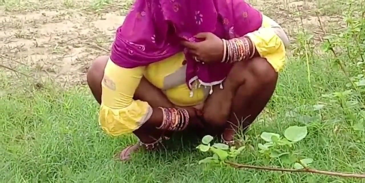 Indian Sex Outdoor Fuck Step Sister Without Condom Khet Chudai Big Black Cock Big Natural Boobs Hindi Porn