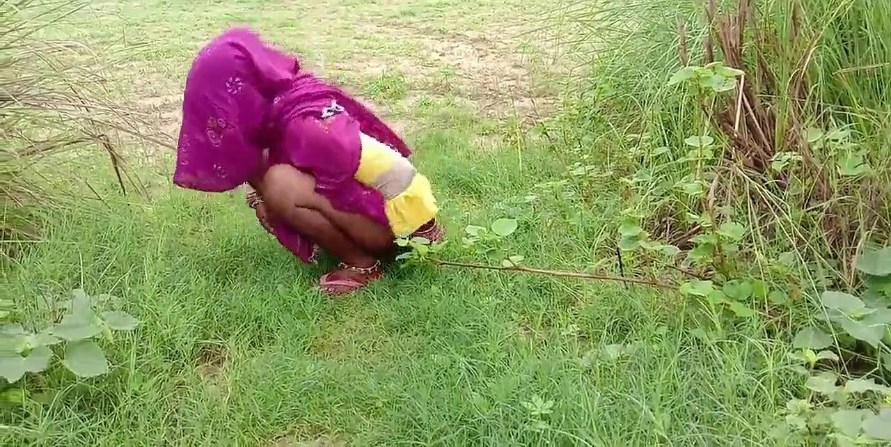 Indian Sex Outdoor Fuck Step Sister Without Condom Khet Chudai Big Black Cock Big Natural Boobs Hindi Porn