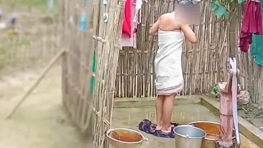 Indian sexy girl nude dance