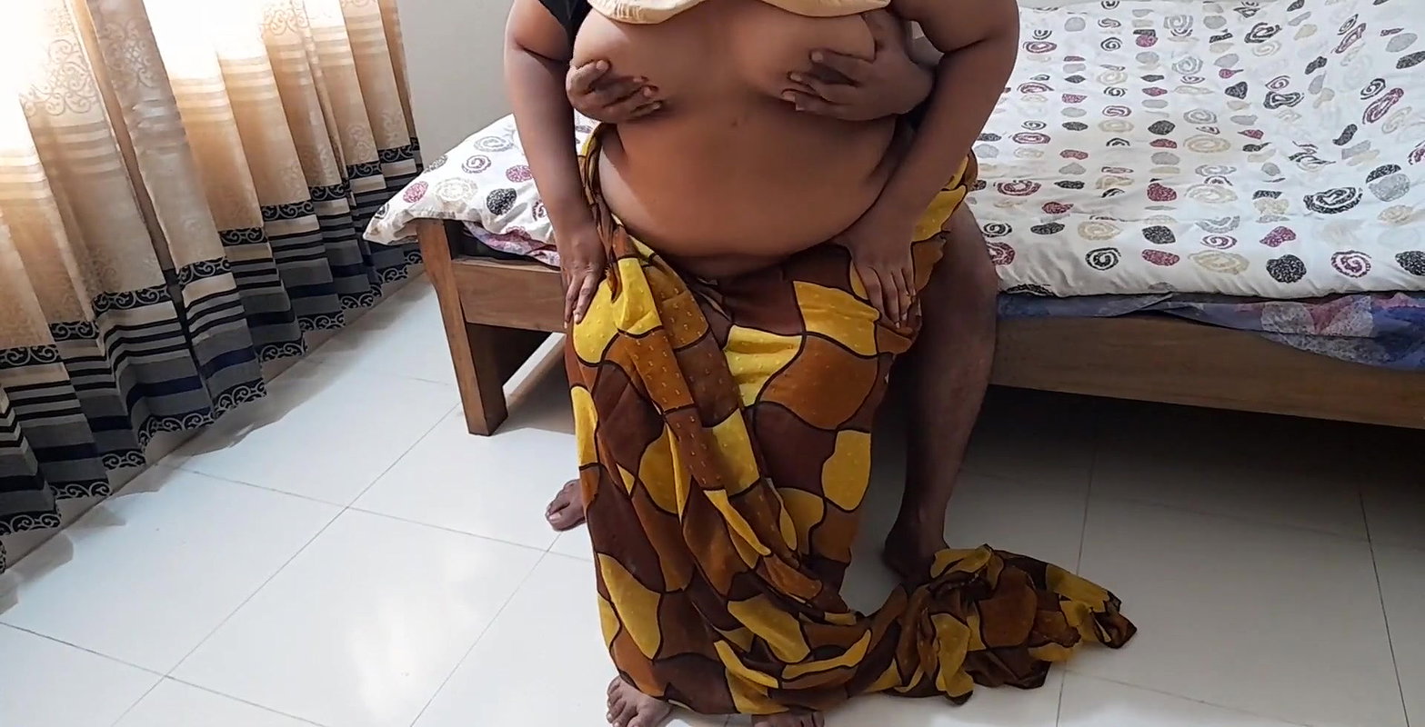 Indian Sexy Saas Hot ho jati hai aur damad ko chodta hai – Mother-in-law climbed on son-in-law’s cock & Riding (hindi).