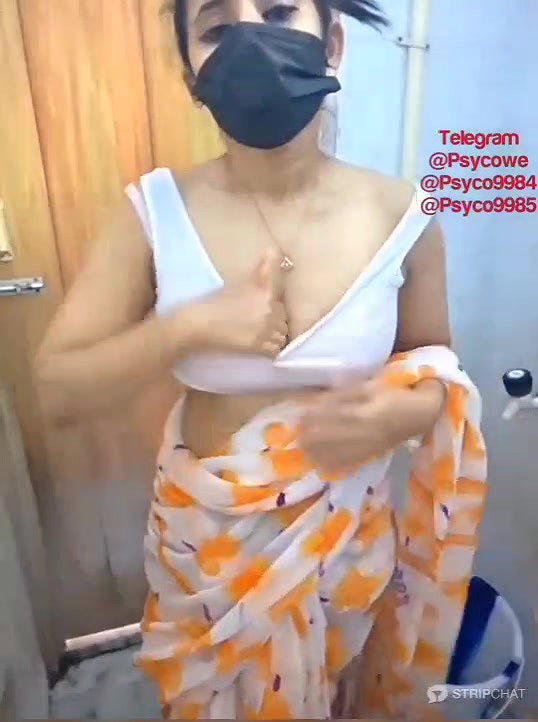 Hot_Honey77 3 Ticket show pussy fingering and pee show