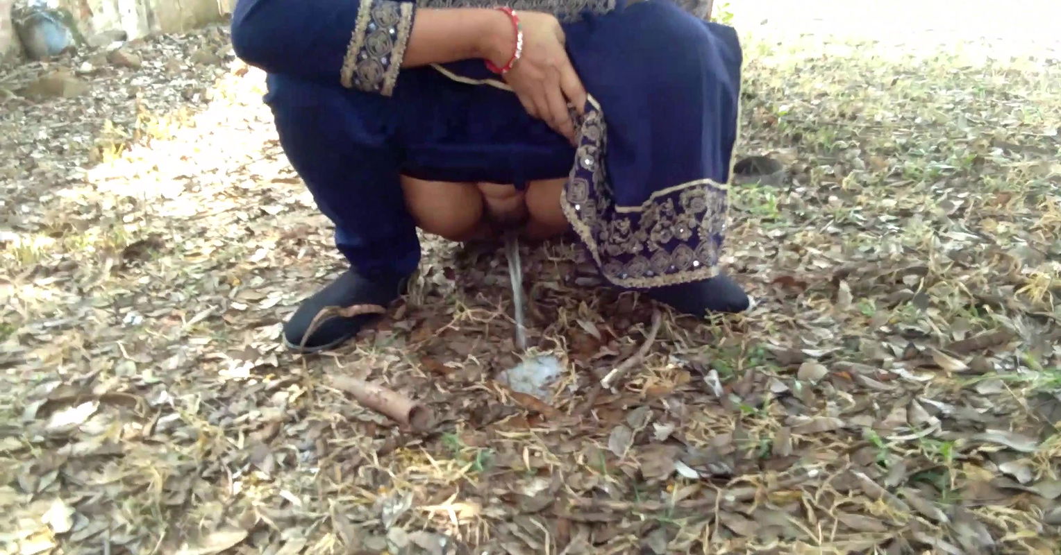 Jungle Me Mila Aunty Ko Khandhar Ghar M Chudai ki ya