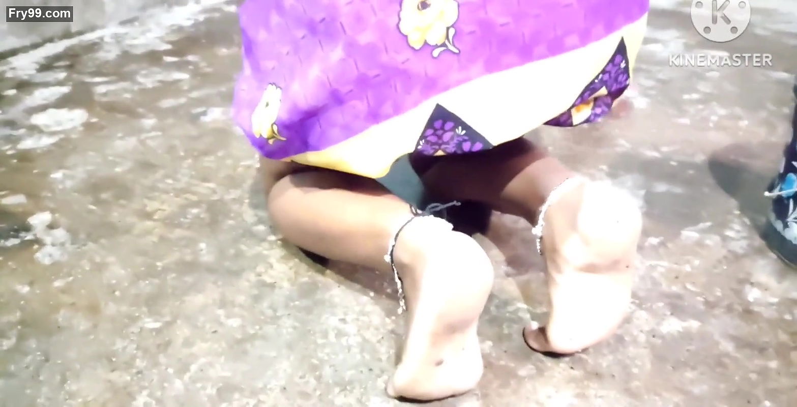 Kamwali Bai ko chod dia with Hindi audio.