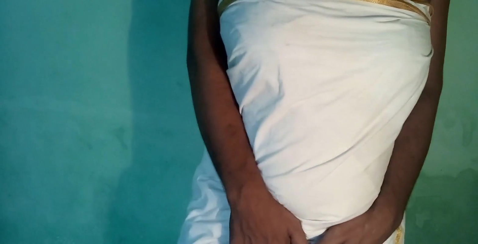 Kerala aunty hot showing