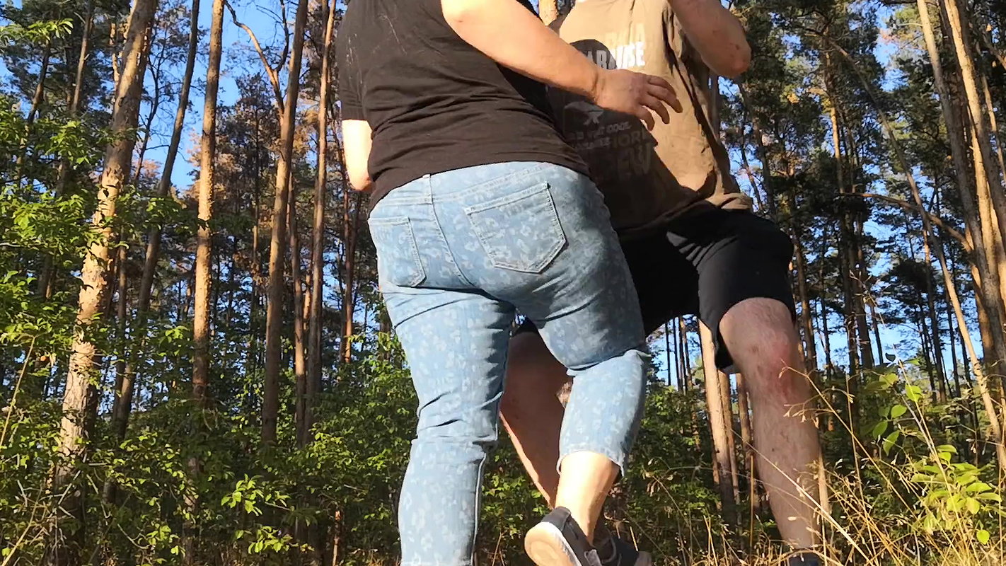 BallbustingExtremeAmateur Ballbusting in the Forest