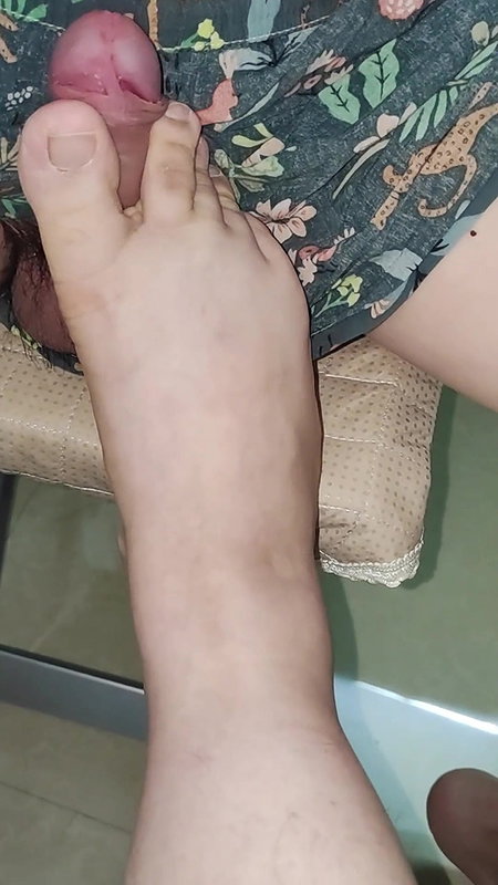 Stepmother Kicks Sons Utrethra as he Squirm and Moan