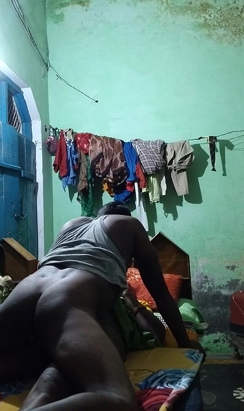 My Wife Beth Bennett Wants Designer Clothes But Doesn’t Want To Pay For It