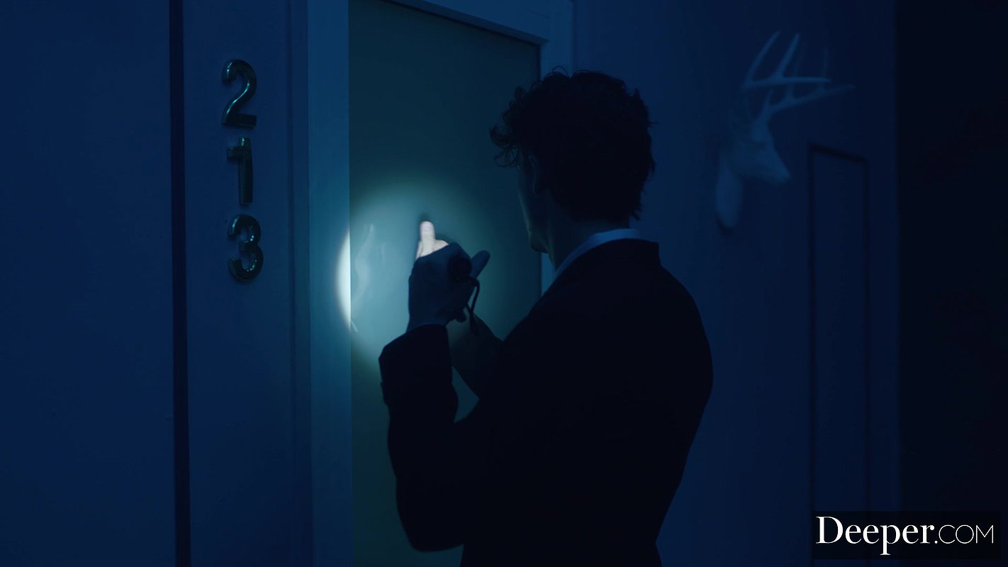 Daisy Pheonix – Blackout