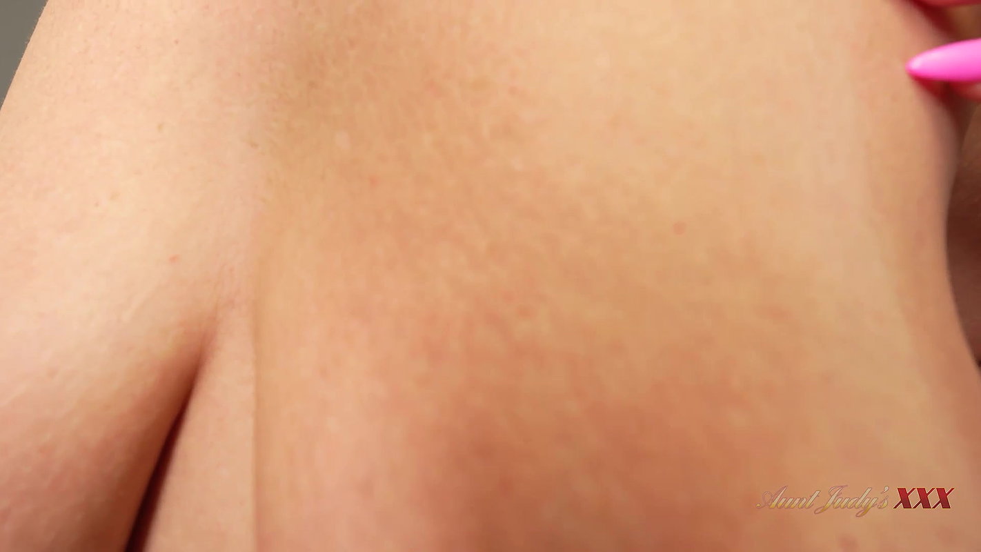 Momma Bombshell – POV_ Momma Bombshell is Here For A Very Thorough Breast Exam