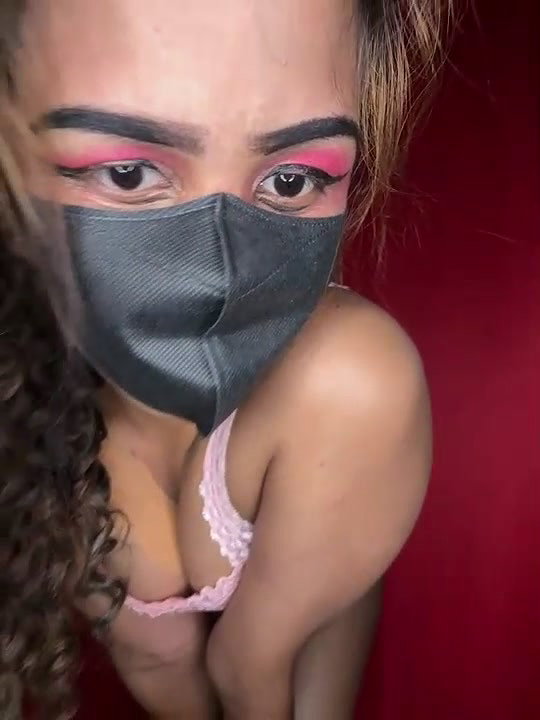 Teena_girl 3 pussy rubbing