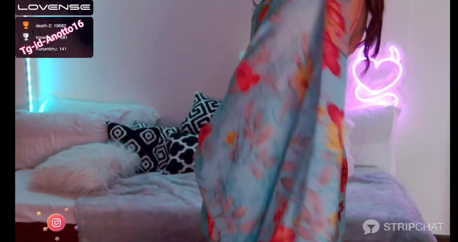 Nylaahh- 21 beautiful saree nude strip show