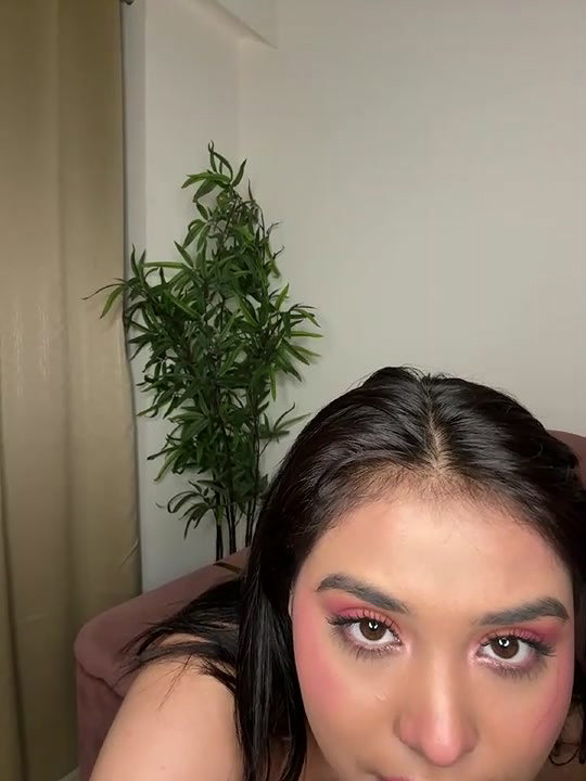 Evequinn 3 hot boobs and oil show