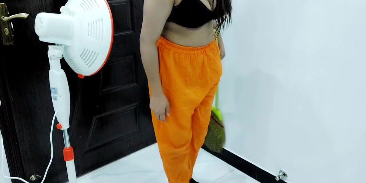 Pakistani Hot Wife Cleaning Room Nude Recorded By Her Husband And Fucked.