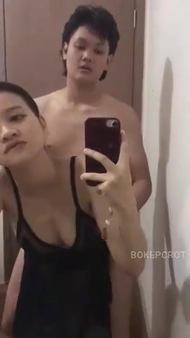 habis di sepong pacar lanjut ngewe di depan kaca Area Bokep