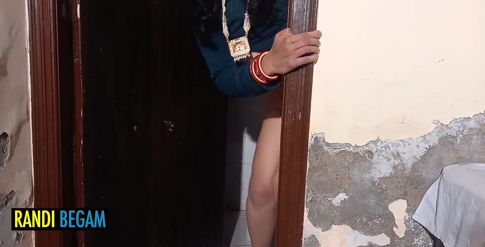 Randi begam ne chori chori devar se gaand marwaayi, pati ne chup kar banaayi video